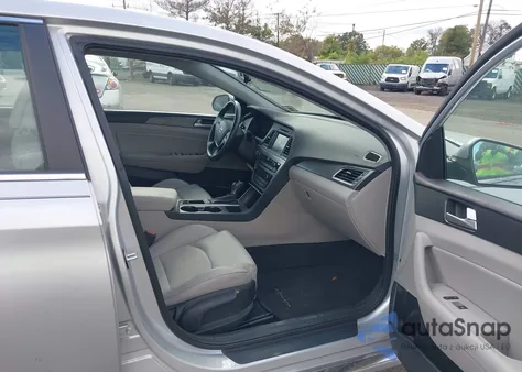 2016 Hyundai Sonata Sport z USA, uszkodzony, nr VIN 5NPE34AF7GH428958